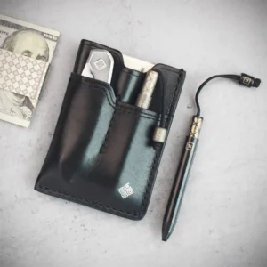 OCASO 85WAL EDC Wallet – ארנק עור Full-Grain קומפקטי עם קליפ כסף נירוסטה נשלף ותא ייעודי לסכין מתקפלת/עט
