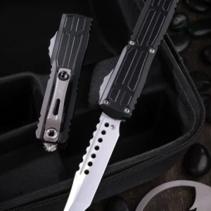 Microtech Ultratech Gen III ZBP Hellhound Stonewash Standard Black Signature Series 1119EX-10S – סכין אוטומטית OTF עם להב Hellhound בצבע שחור / אפור