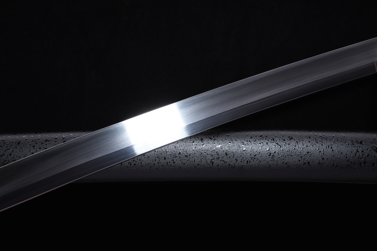 WKC Yuga Katana JAP24BW281-NOH – קטאנה מחושלת ידנית מפלדת Spring Steel ללא Bohi (איסוף עצמי בלבד) 5 WKC Yuga Katana JAP24BW281-NOH – קטאנה מחושלת ידנית מפלדת Spring Steel ללא Bohi (איסוף עצמי בלבד) – תמונה 5