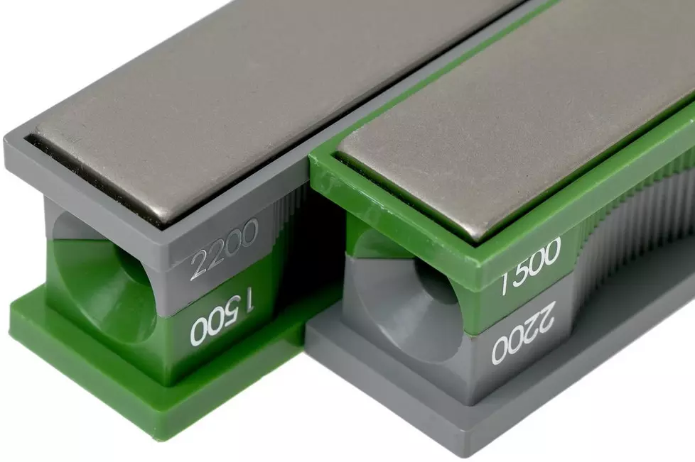 Wicked Edge WE15002200 – זוג אבני השחזה יהלום 1500/2200 Grit למערכות Wicked Edge 2 Wicked Edge WE15002200 – זוג אבני השחזה יהלום 1500/2200 Grit למערכות Wicked Edge – תמונה 2