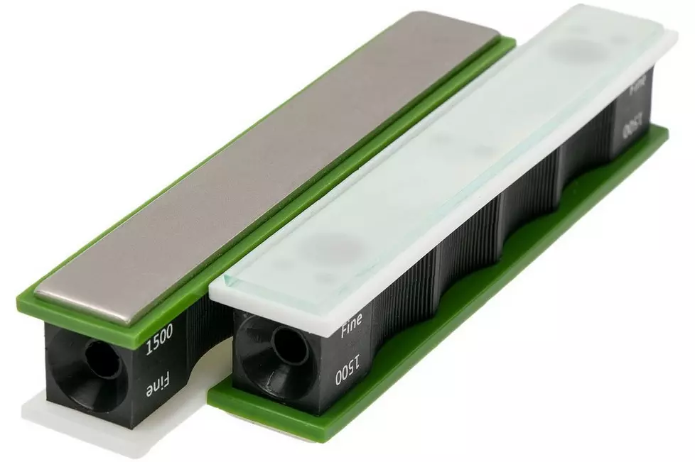 Wicked Edge WE1500GL – זוג אבני יהלום 1500 Grit עם משטחי זכוכית לליטוש למערכות Wicked Edge 2 Wicked Edge WE1500GL – זוג אבני יהלום 1500 Grit עם משטחי זכוכית לליטוש למערכות Wicked Edge – תמונה 2