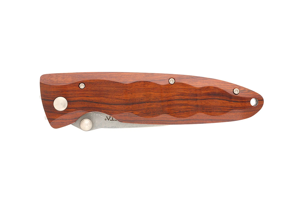 MCUSTA MC-0018D Classic Wave Ironwood – סכין מתקפלת יפנית עם ידית עץ ולהב דמסקוס בצבע חום 5 MCUSTA MC-0018D Classic Wave Ironwood – סכין מתקפלת יפנית עם ידית עץ ולהב דמסקוס בצבע חום – תמונה 5