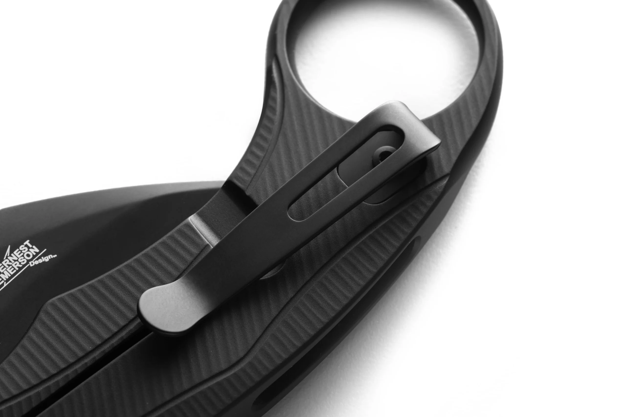 LionSteel LE2 A BB – קרמביט מתקפל קומפקטי עם להב M390 שחור, ידית אלומיניום עם טכנולוגיית פתיחה מהירה מהכיס 6 LionSteel LE2 A BB – קרמביט מתקפל קומפקטי עם להב M390 שחור, ידית אלומיניום עם טכנולוגיית פתיחה מהירה מהכיס – תמונה 6