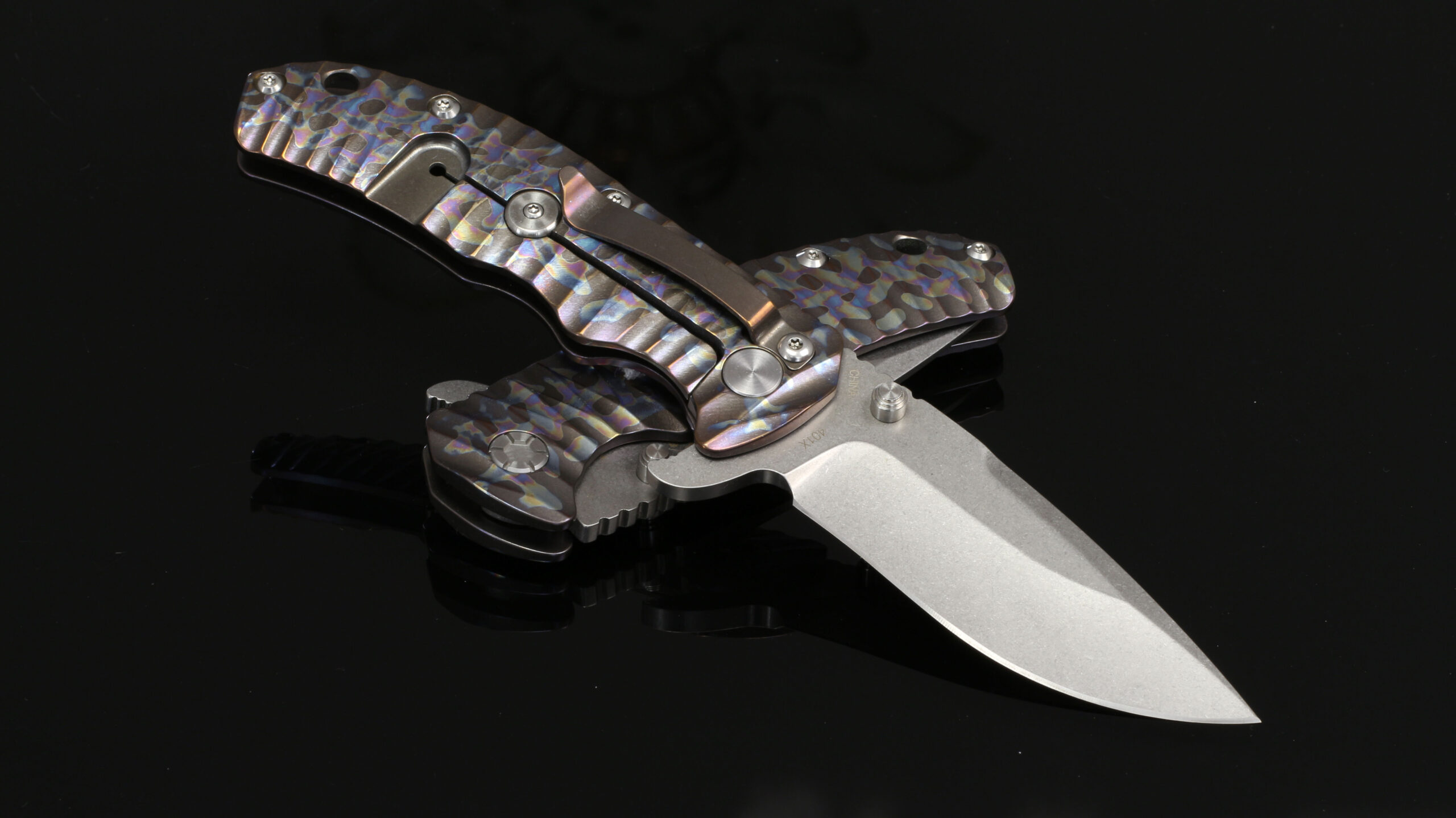 Kizer V3 401X – אולר EDC מטיטניום 6Al4V בגוון סגול־קשת ולהב CPM-S35VN 3 Kizer V3 401X – אולר EDC מטיטניום 6Al4V בגוון סגול־קשת ולהב CPM-S35VN – תמונה 3