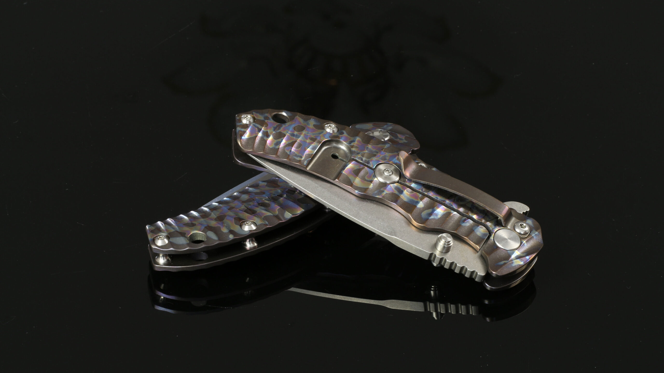 Kizer V3 401X – אולר EDC מטיטניום 6Al4V בגוון סגול־קשת ולהב CPM-S35VN 6 Kizer V3 401X – אולר EDC מטיטניום 6Al4V בגוון סגול־קשת ולהב CPM-S35VN – תמונה 6