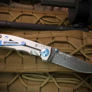 Spartan Harsey Folder 3.25 Damascus SF10DMBL – אולר במהדורה מוגבלת מטיטניום ולהב דמסקוס בצבע אפור / שחור